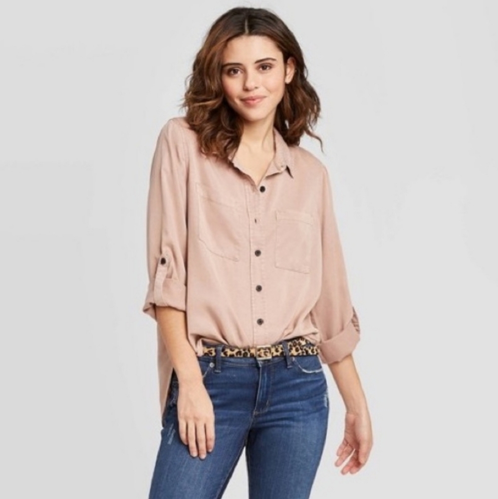 Universal Thread salmon pink button front shirt